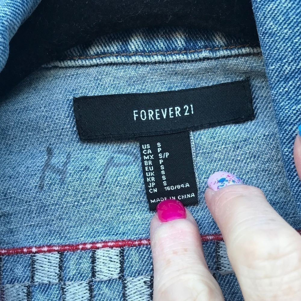Forever 21 Patched Jean Jacket Size S - Picture 6 of 8